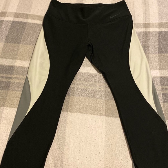 Nike dri-fit workout leggings - Picture 1 of 3